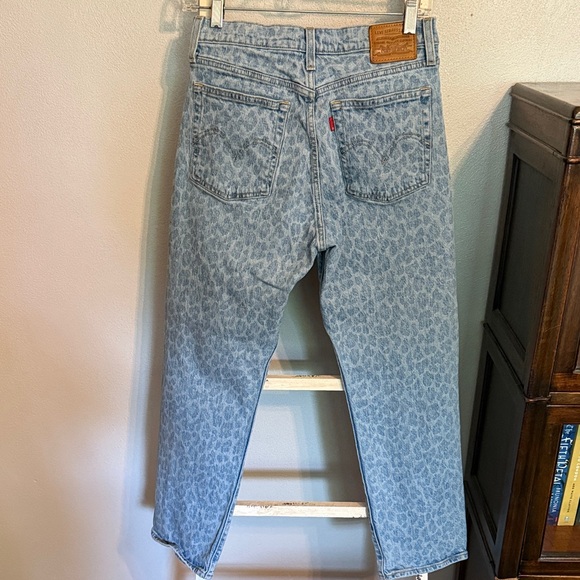 Levi’s Wedgie Straight Leopard Print Blue Jeans Size 27 EUC Button Fly High Rise - Picture 7 of 13